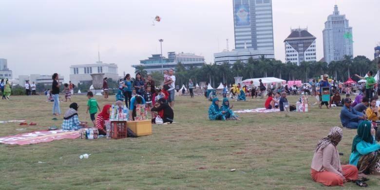 Lagi SATPOL-PP Berulah di MONAS - TragediMonasBerdarah- 16/06/2014