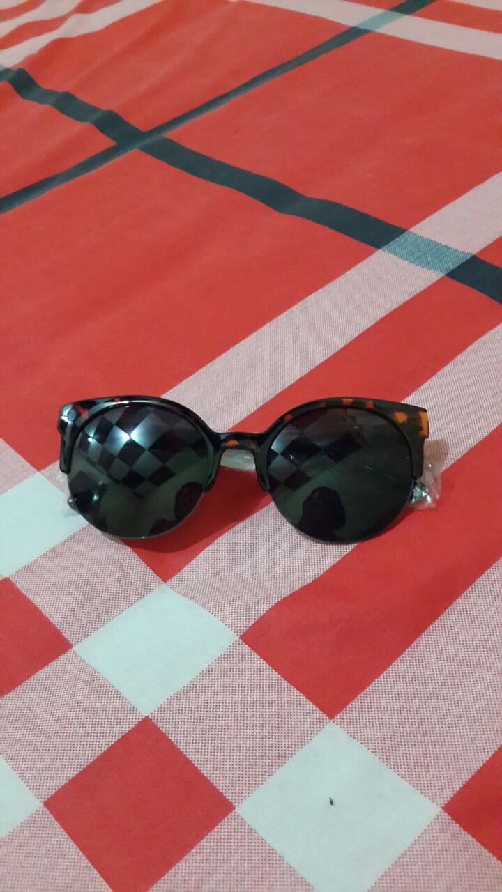 WTS: Kacamata import.