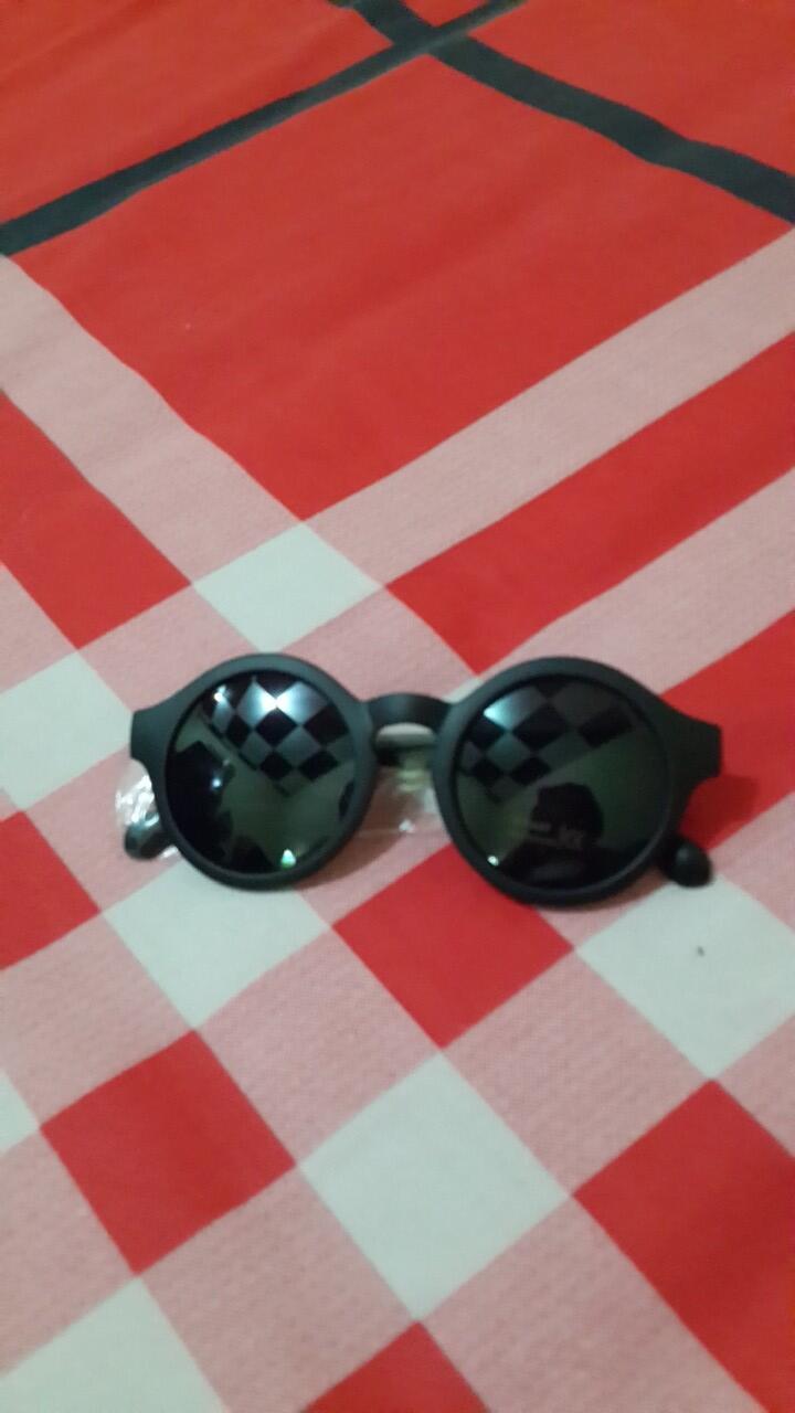 WTS: Kacamata import.