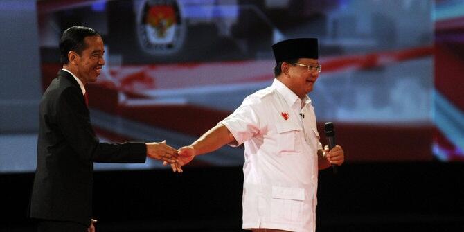 Kenapa Prabowo &quot;tolak&quot; Cipika-cipiki Jokowi? Seharus Jokowi Cium tangan Prabowo!