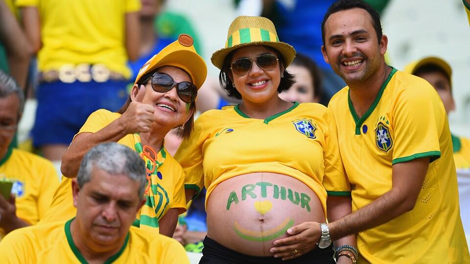 Berbagai Aksi &amp; Ekspresi &quot;Gila&quot; Para Supporter di Piala Dunia Brazil 2014 (Best Pict)