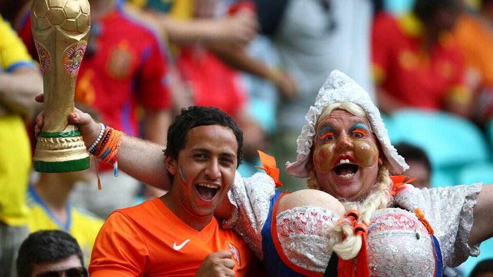 Berbagai Aksi &amp; Ekspresi &quot;Gila&quot; Para Supporter di Piala Dunia Brazil 2014 (Best Pict)