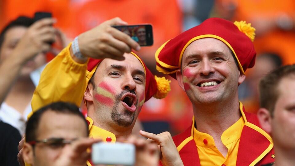 Berbagai Aksi &amp; Ekspresi &quot;Gila&quot; Para Supporter di Piala Dunia Brazil 2014 (Best Pict)