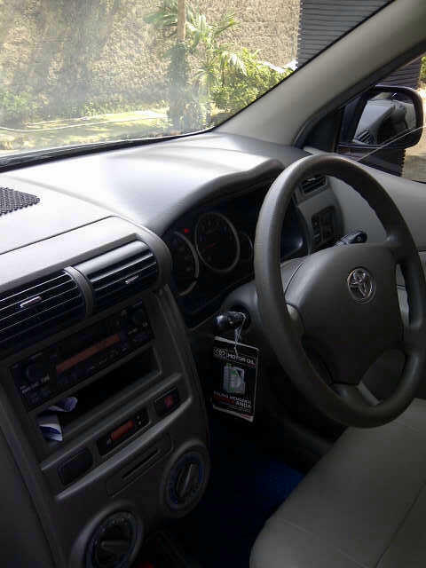 Dijual Toyota New Avanza Type G Tahun 2011 Silver dengan kondisi istimewa