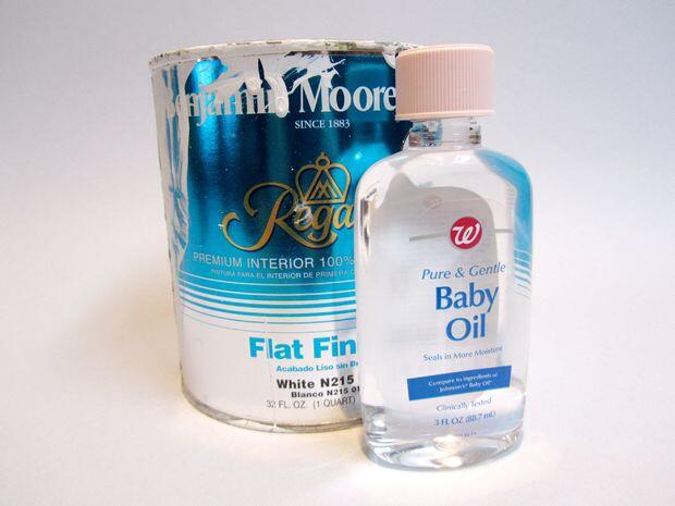 11 PENGGUNAAN BABY OIL YANG TIDAK BIASA