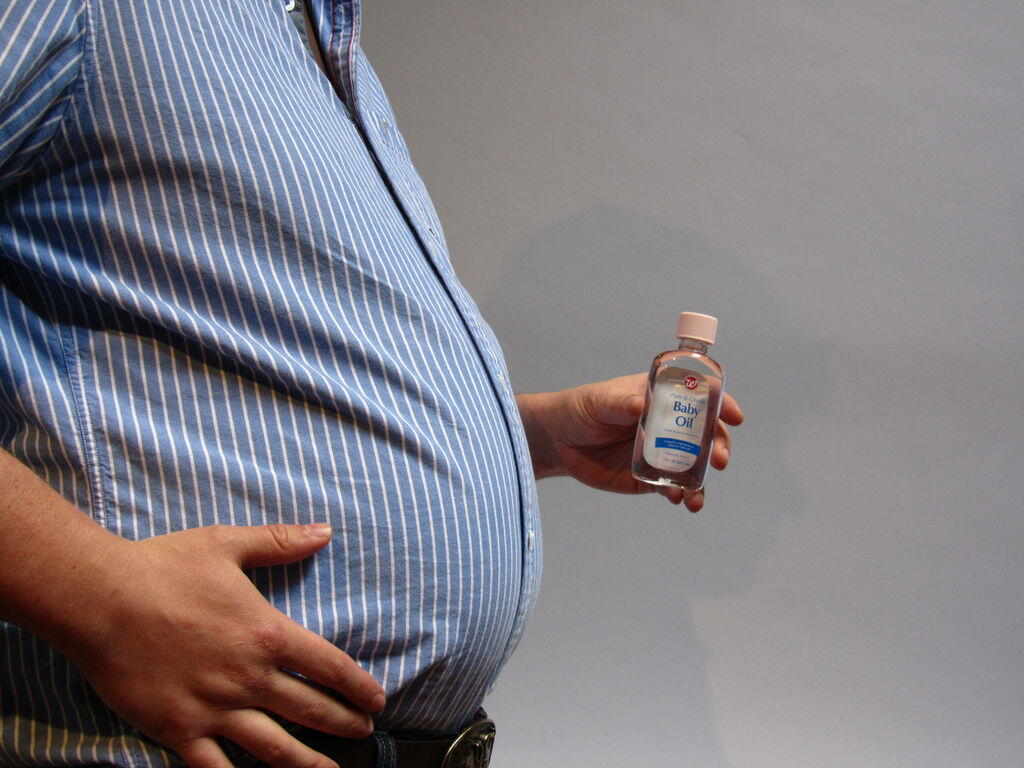 11 PENGGUNAAN BABY OIL YANG TIDAK BIASA
