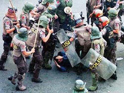 KAMI MENOLAK LUPA. TRAGEDI MEI 1998 !!!!