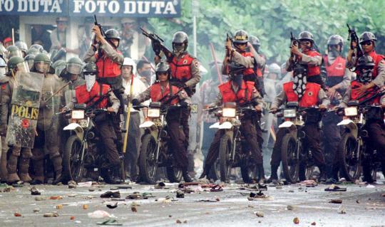 KAMI MENOLAK LUPA. TRAGEDI MEI 1998 !!!!