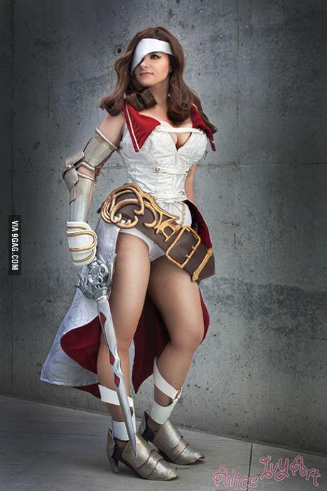 COSPLAY GREGET DAN UNIK