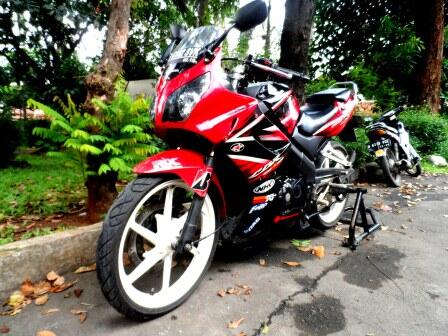 Terjual WTS HONDA CBR  150  2009 Merah BU KM rendah 