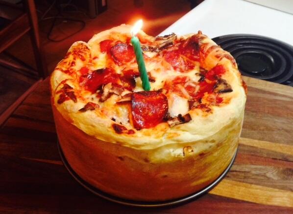 Gabungan Pizza dan Kue Dalam Satu - Penggemar Pizza dan Kue Pasti Ngiler