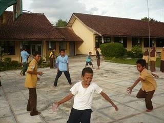 agan pernah ngerasain maen permaenan ini,..masa kecil agan terselamatkan,..