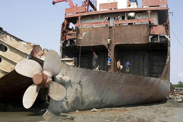 Mengenal &quot;Ship Breaking&quot; Recycling Kapal-kapal 