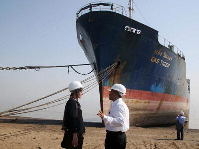 Mengenal &quot;Ship Breaking&quot; Recycling Kapal-kapal 
