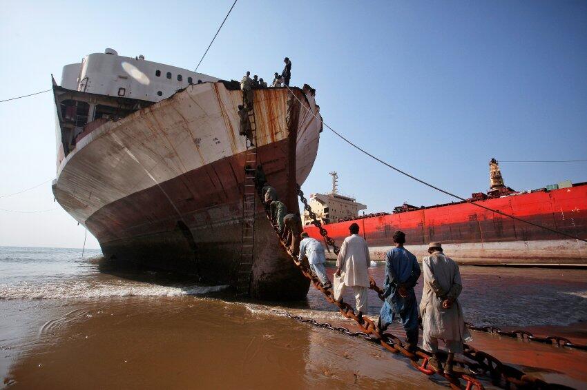 Mengenal &quot;Ship Breaking&quot; Recycling Kapal-kapal 
