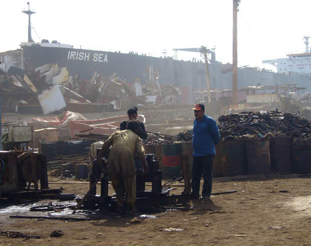 Mengenal &quot;Ship Breaking&quot; Recycling Kapal-kapal 