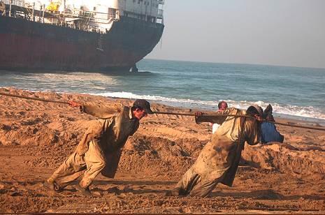 Mengenal &quot;Ship Breaking&quot; Recycling Kapal-kapal 