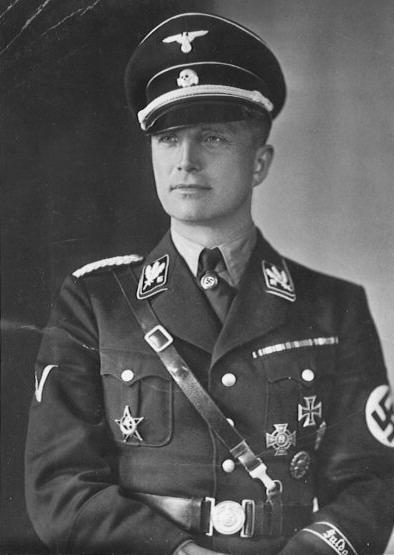 Ahmad Dhani pakai baju Nazi SS Black uniform