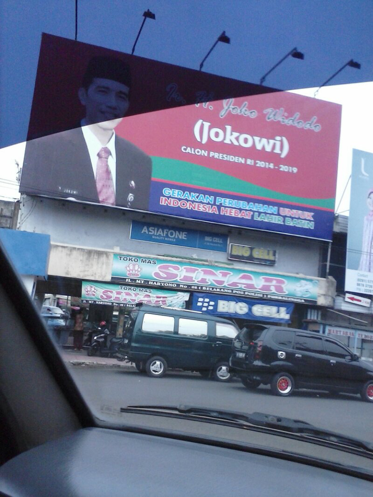 [kampanye kreatif]upload pic alat peraga kampanye di kota mu.