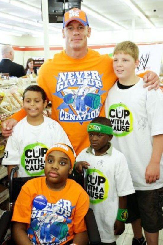 Sisi Lain John Cena (Punya Jiwa Sosial yang tinggi Gann!!)