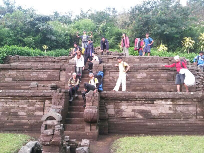 Tapak Tilas Sejarah Pawitra Via Jolotundo 