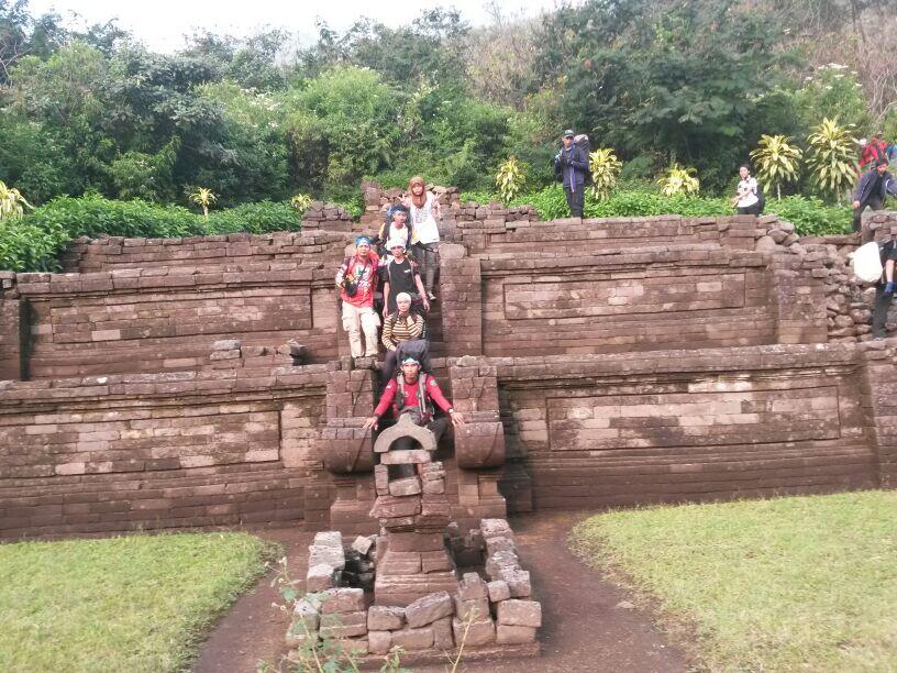 Tapak Tilas Sejarah Pawitra Via Jolotundo 