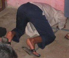 tips menjaga sendal .. dari maling sendal