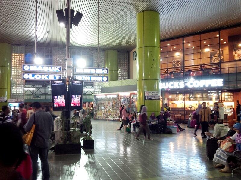Stasiun Gambir, Jakarta...sekarang