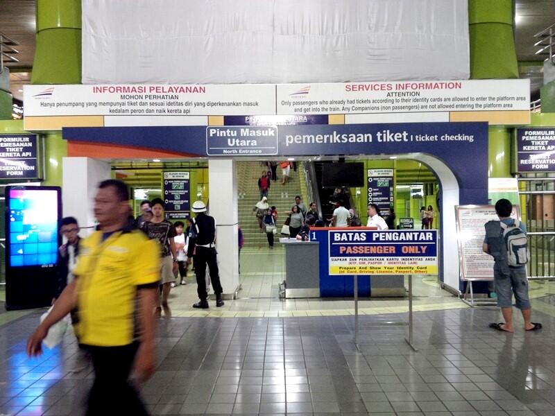 Stasiun Gambir, Jakarta...sekarang