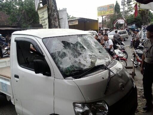 fans PDIP vs fans Prabowo di jogja