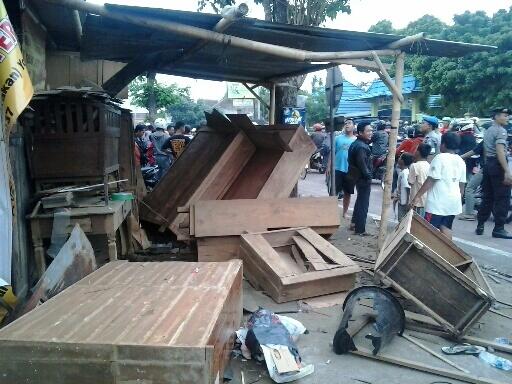 fans PDIP vs fans Prabowo di jogja