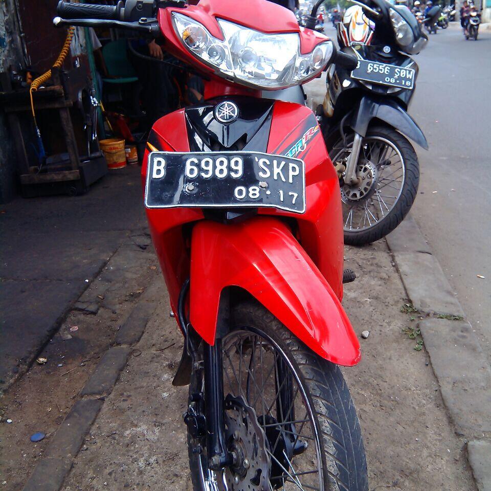 Jual Vega R New Tahun 2007 warna Merqh