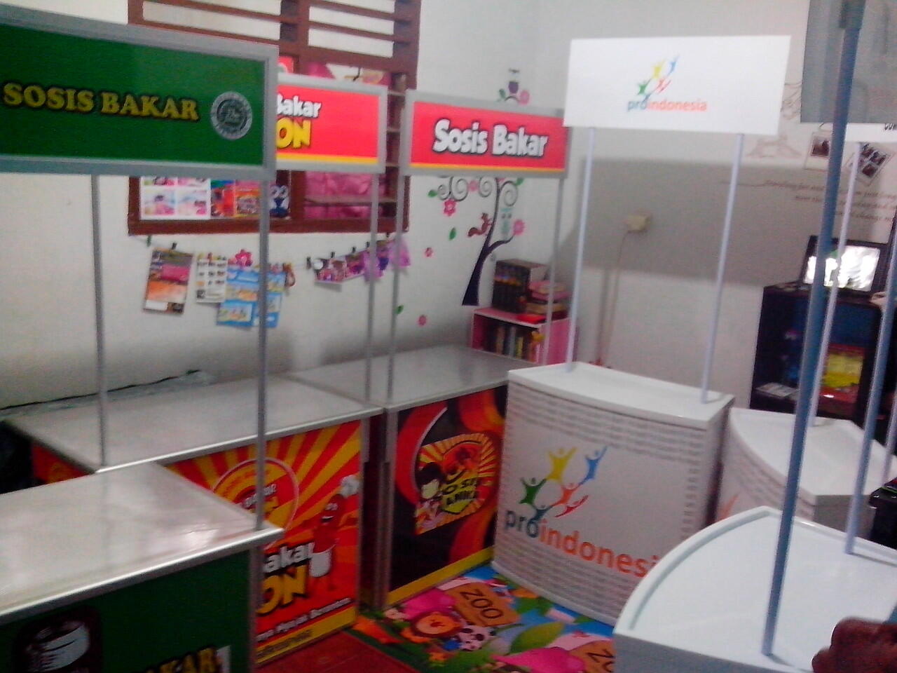 Terjual booth portable/ knockdown ,bisa bongkar pasang 