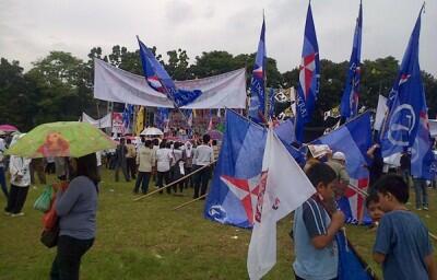 &#91;Kampanye Prahara jadi sepiiii&#93; Akibat kerusuhan panitia orasi sendirian... kasihan..