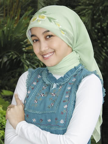 Ada yang tahu cewek ini siapa?