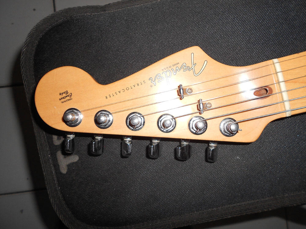 Fender Stratocaster Original usa Tahun 2004