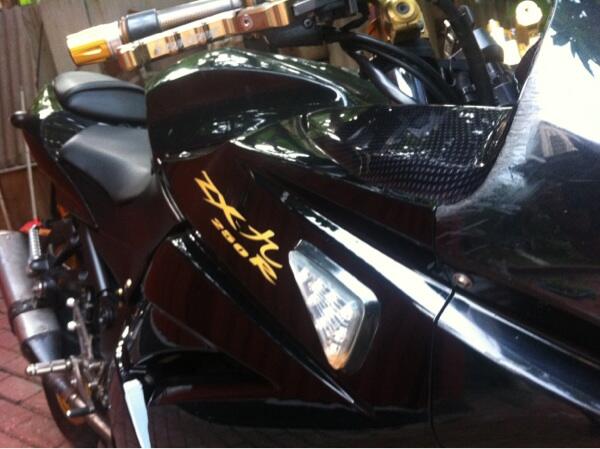 Ninja 250 R (black gold) modif 2011
