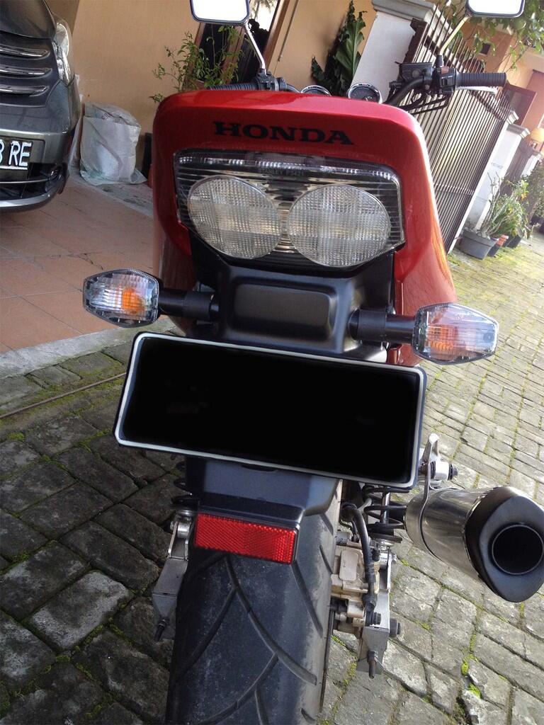 HONDA CB 400 SF, 1998 . tampilan Spec 3 . Mera metalik