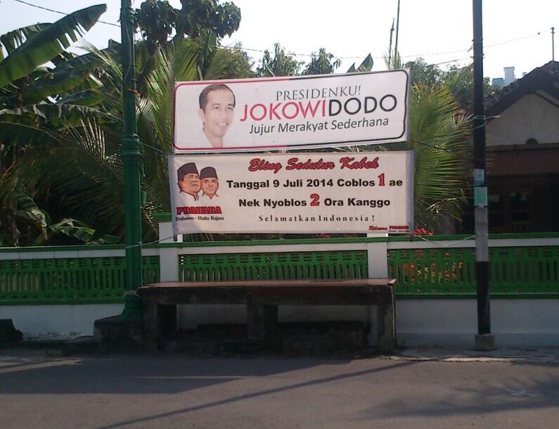 Gila..!! Banner Prabowo Dimana Mana, Di Setiap Jalan Ada