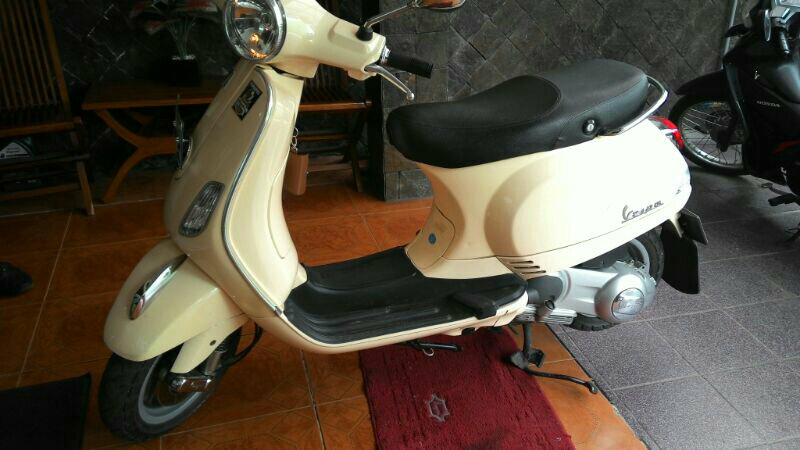 vespa lx 150ie a/t cream malang