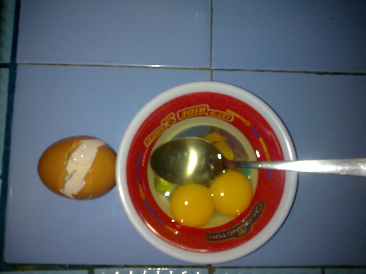 Kuning Telurnya Ada 2 gan..