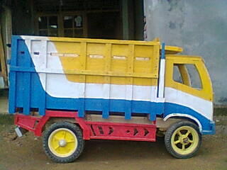truck mainan besar untuk anak