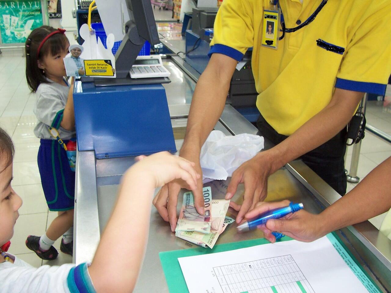 Kecurangan Kecurangan Kasir Yang Perlu Agan Tau