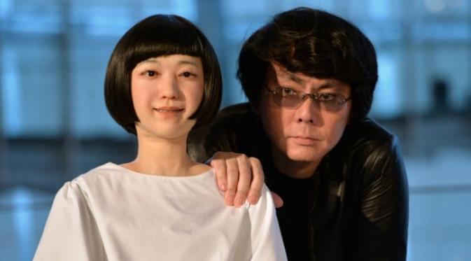 Jepang Perkenalkan Robot Android Penyiar Berita Pertama di Dunia