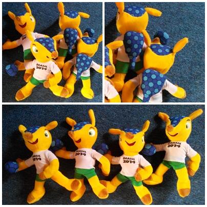 Boneka Fuleco (MASKOT WORLD CUP 2014)