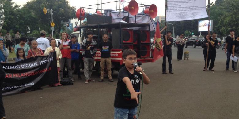 Ada Bocah Lantang Berorasi Bicara Tentang HAM.. Gimana Pendapat Agan??
