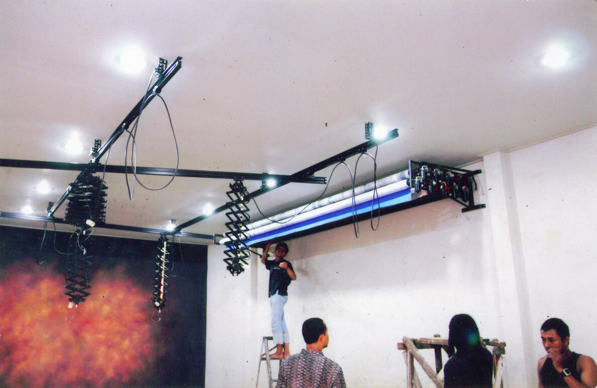 Electrick Background / Motorolling Electrick Background Studio photo