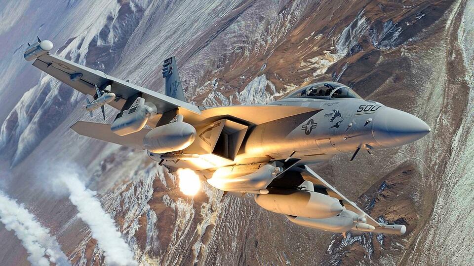 &#91; MACAN ASIA IS BACK &#93; PESAWAT INDONESIA &quot; PENANTANG&quot; JET TEMPUR F - 18 USA