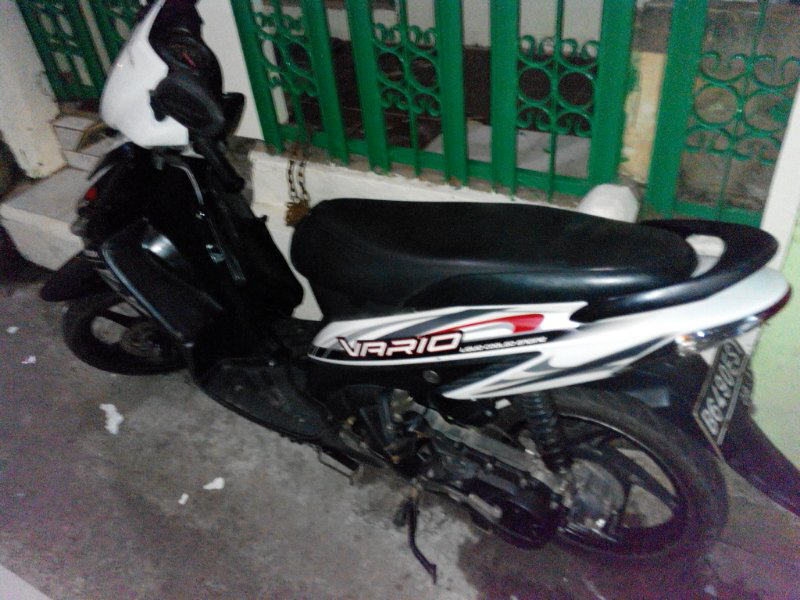 HONDA VARIO 2010 HITAM PUTIH PAJAK HIDUP