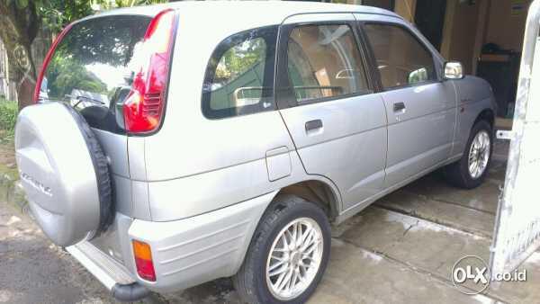 Istimewa, Siap Mudik! Daihatsu Taruna CX EFI '02 Silver, TV/DVD, Velg17"